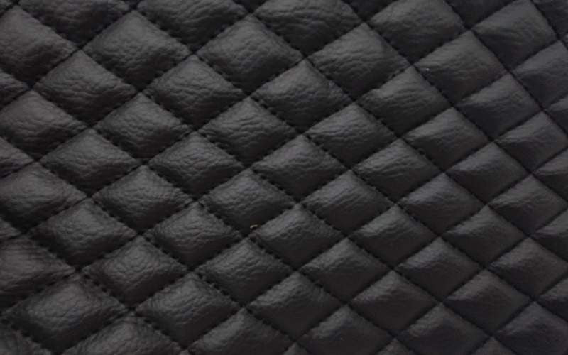 Piel Vegana Acolchada Negro