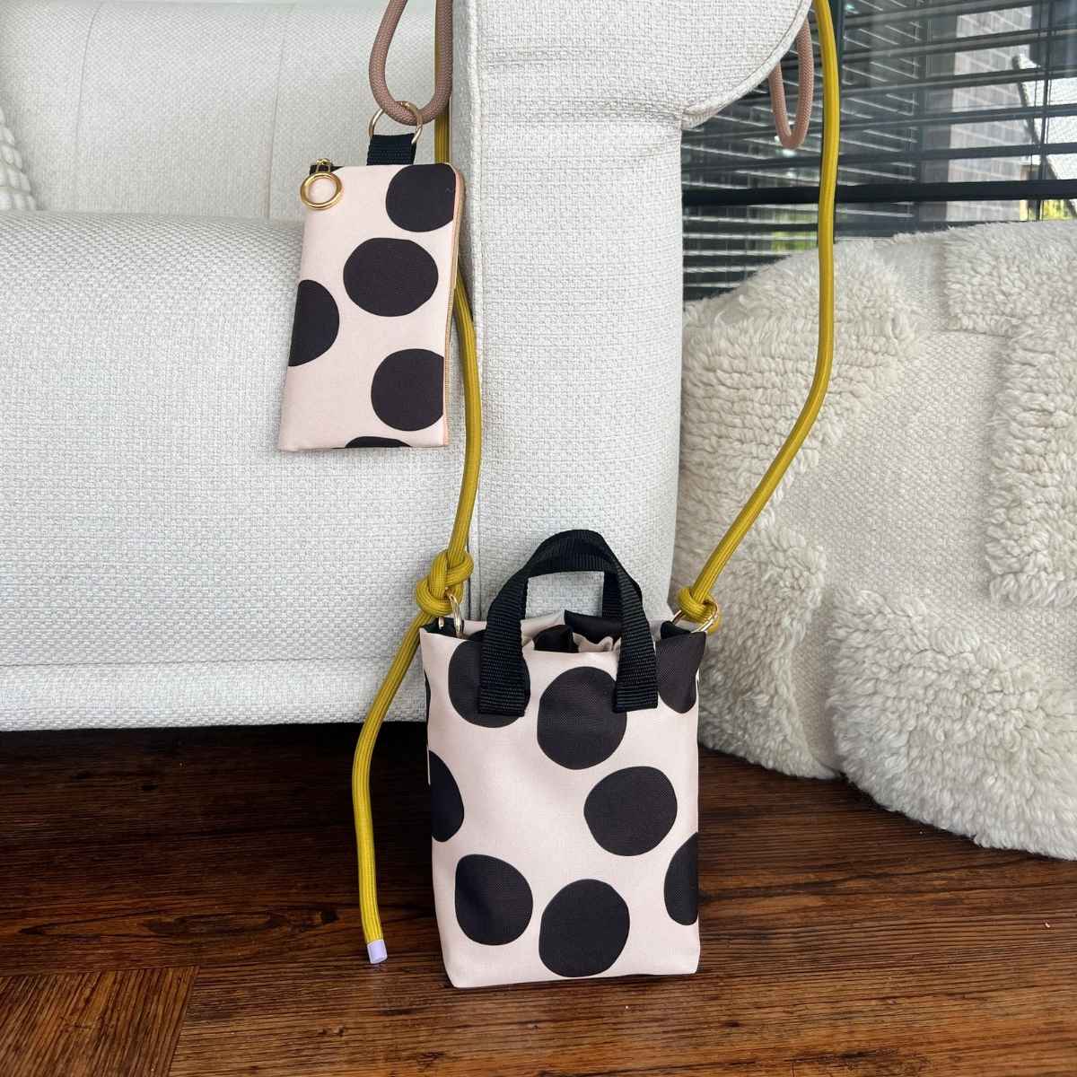 Tela impermeable Colourful Dots Amarillo